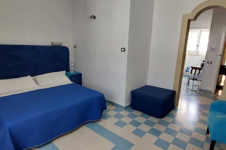 Room 11 of 92