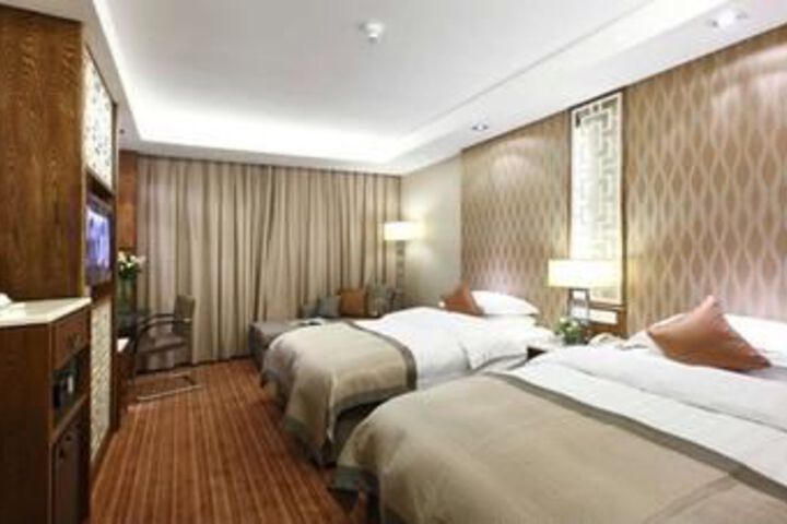 Room 5 of 73