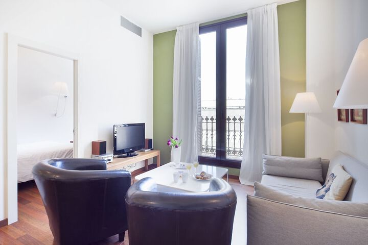 Inside Barcelona Apartments Mercat
