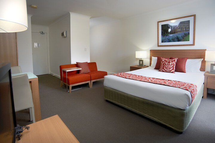 Room 10 of 36