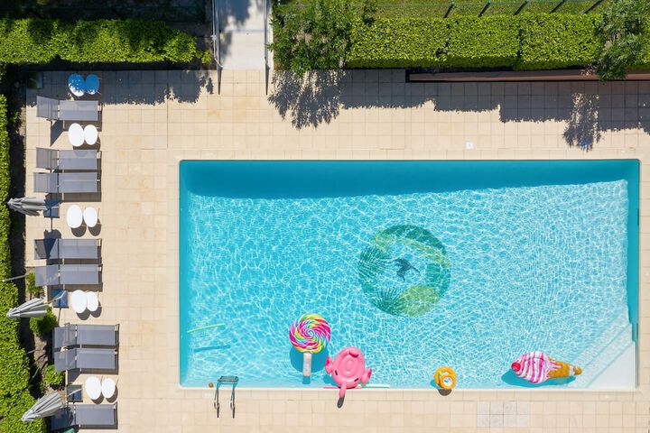 Pool 41 of 120
