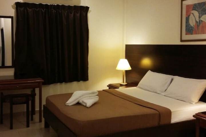 Room 4 of 34