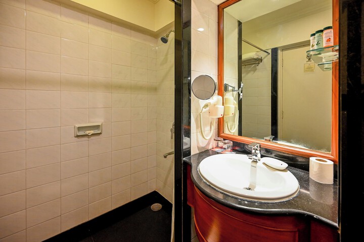 Room 53 of 110