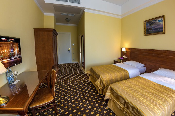 Room 15 of 92