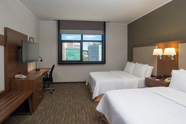 Room 13 of 61