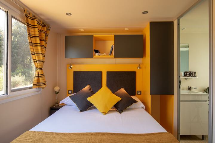 Room 2 of 57