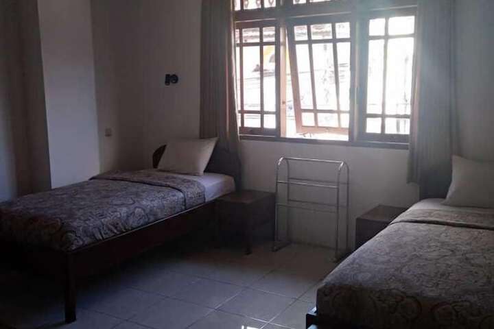 Room 3 of 12