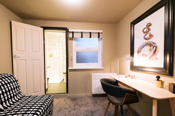 Room 4 of 46