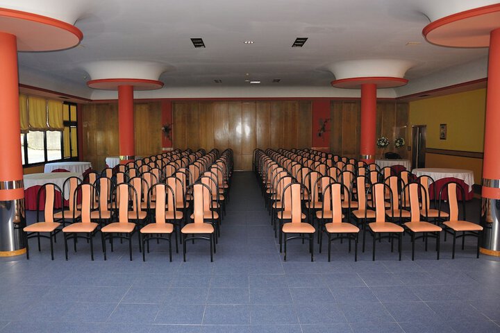 Room 33 of 65