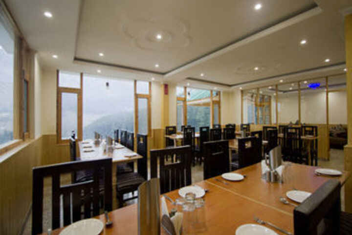 Dining 9 of 25