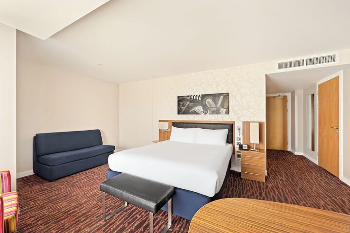 Room 17 of 137