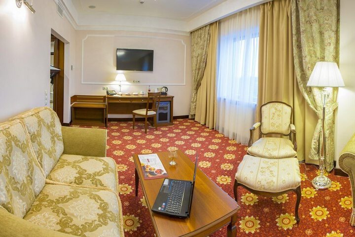 Room 22 of 40