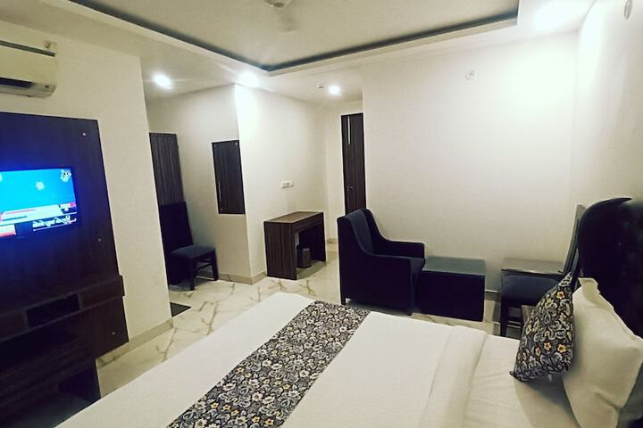 Room 44 of 126