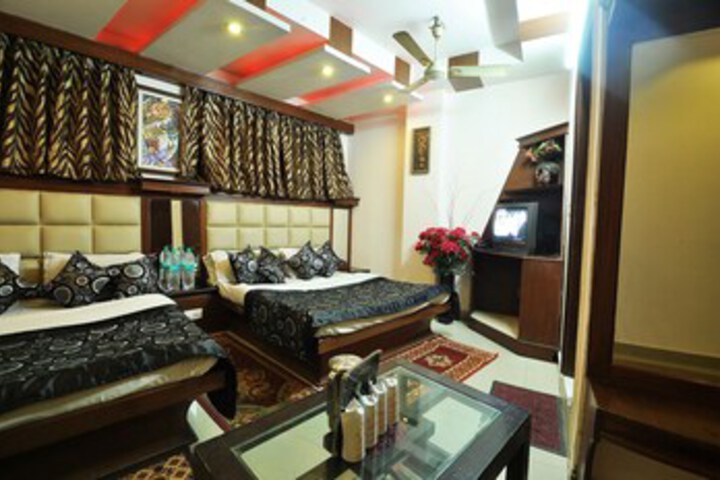 Room 8 of 26