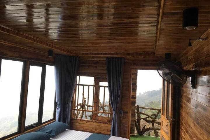 Room 4 of 14