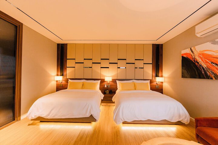 Room 12 of 74