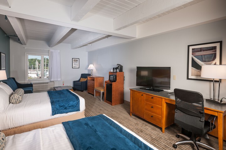 Room 6 of 33