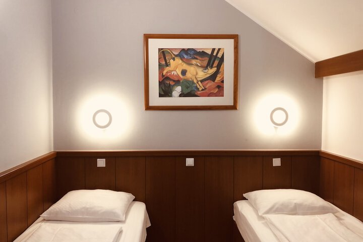 Room 18 of 101