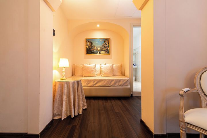 Room 41 of 80