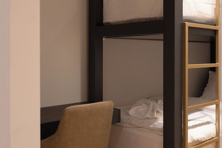 Room 64 of 163