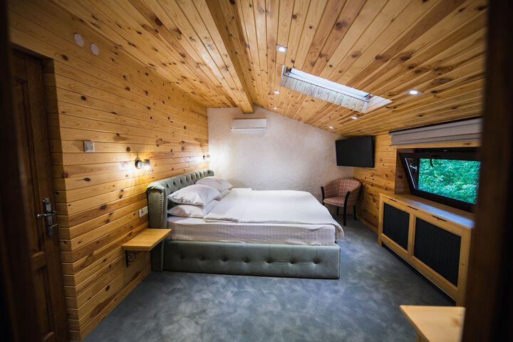 Room 6 of 31