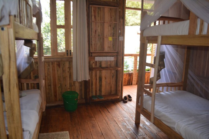 Room 10 of 25
