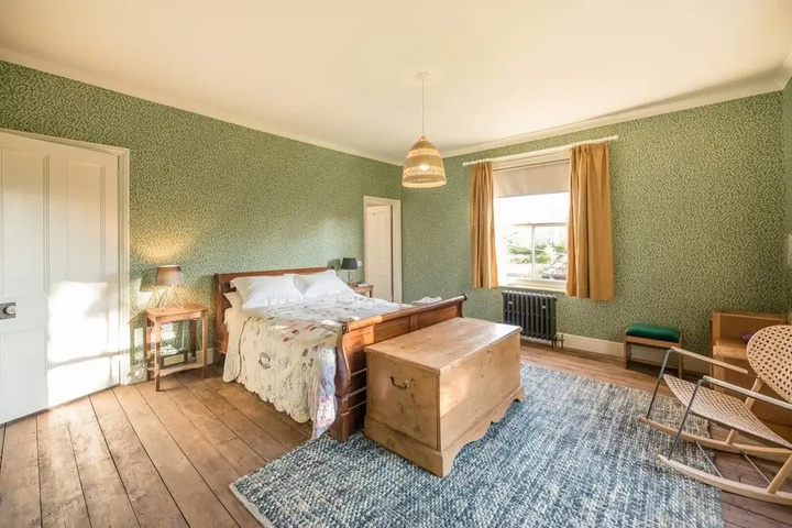 Room 3 of 21