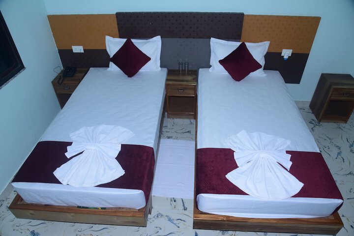 Room 10 of 26