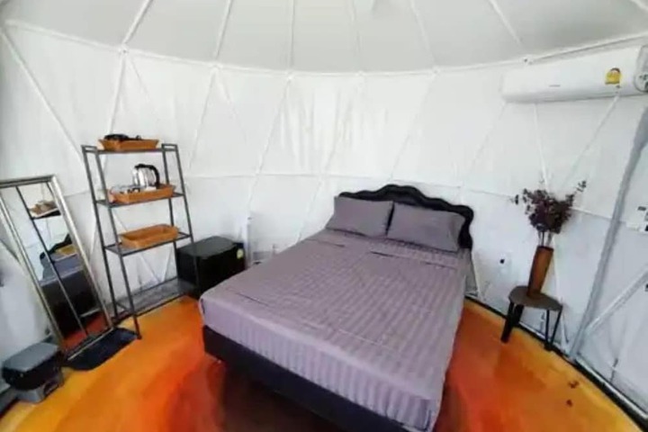 Room 9 of 41