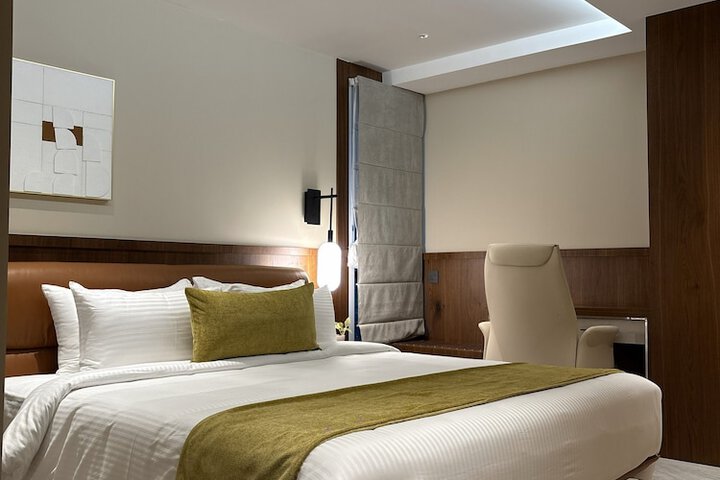 Room 26 of 74