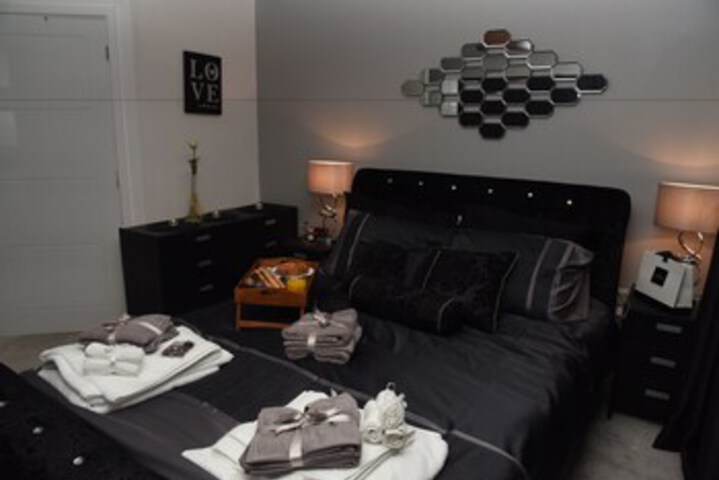 Room 12 of 18
