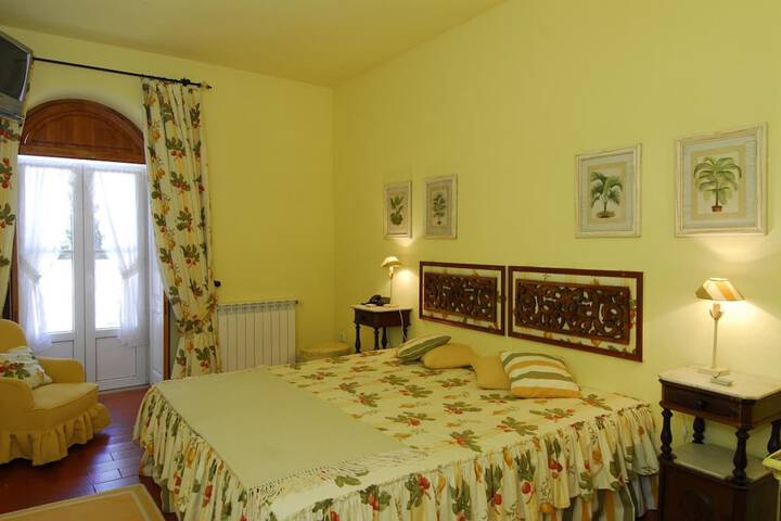 Room 10 of 60