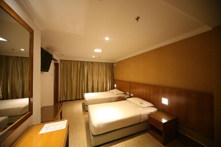 Room 15 of 35