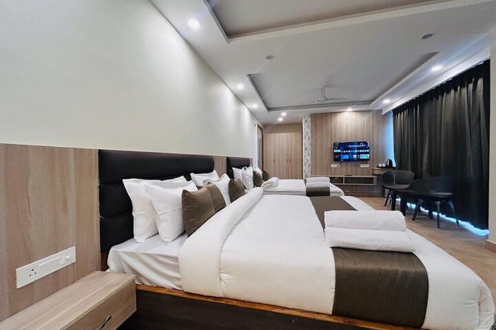 Room 16 of 50