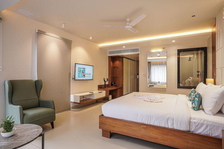 Room 15 of 34