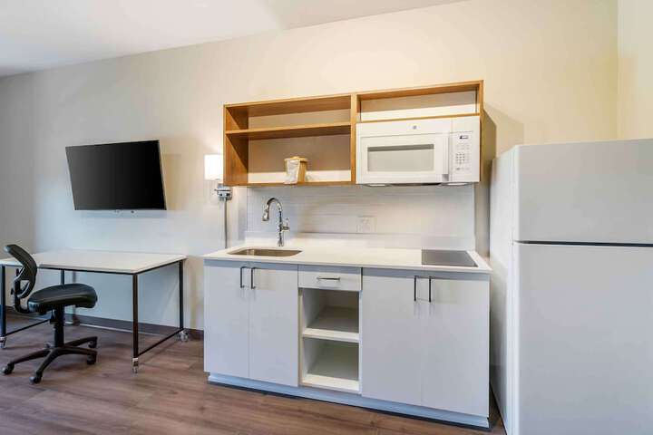 Standard Studio 1 King Bed (6 of 10)