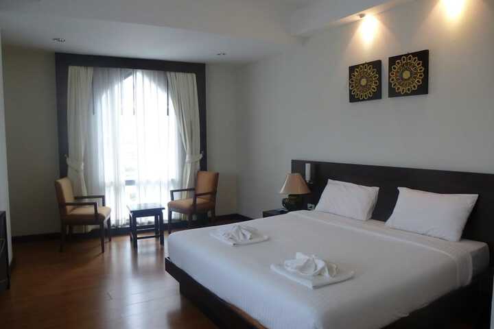 Room 8 of 26