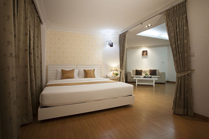 Room 10 of 140