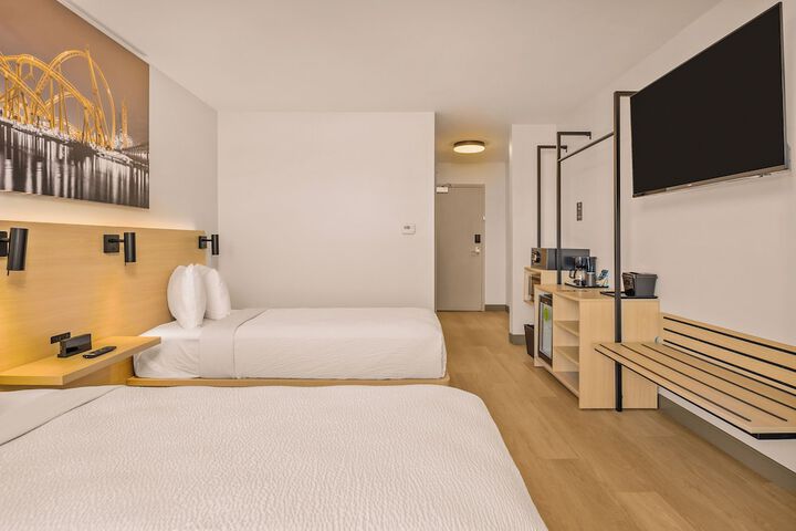 Room 16 of 45