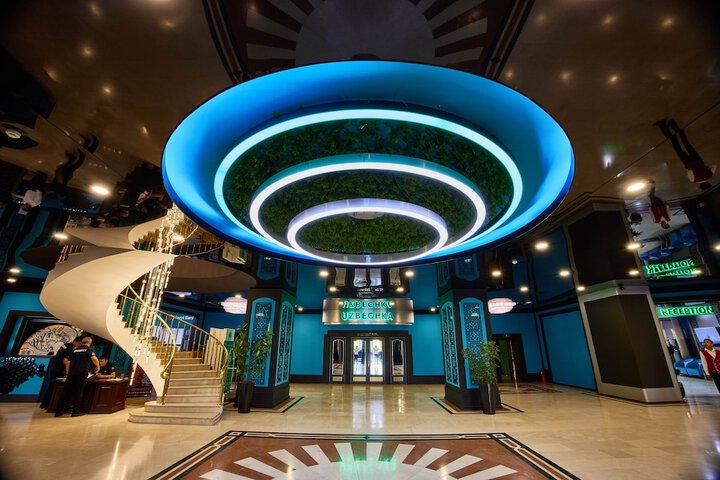 Hotel Lobby