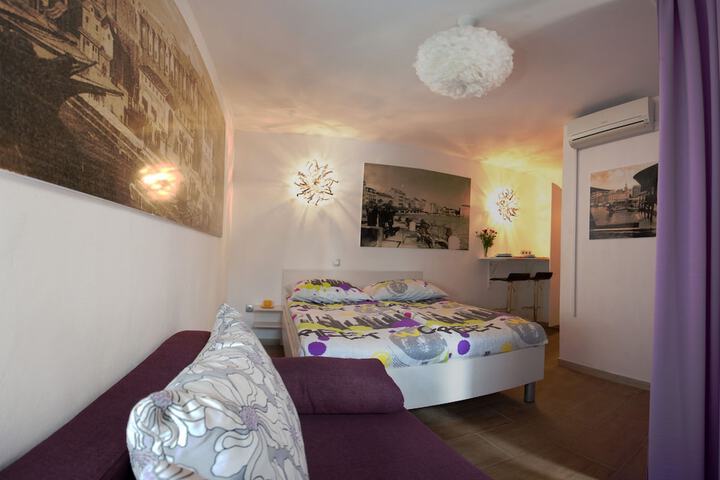 Room 9 of 67