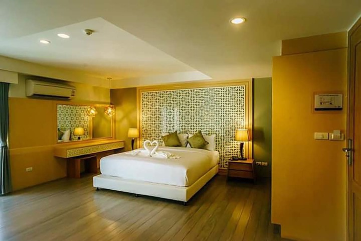 Room 32 of 91