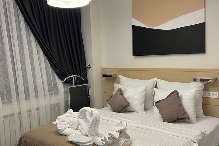 Room 4 of 17