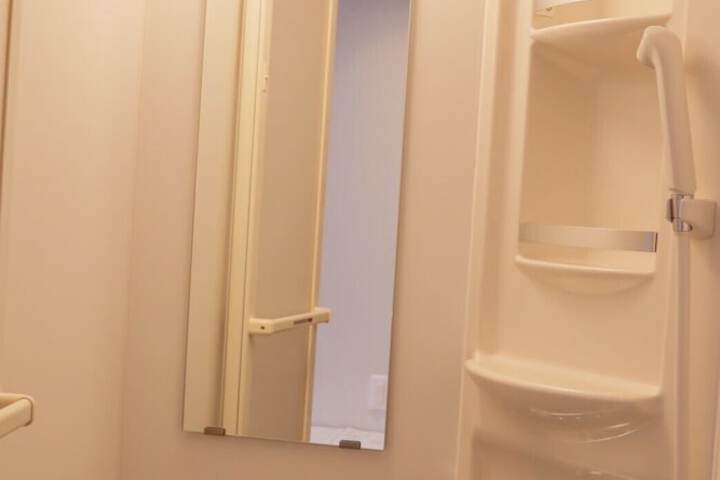 Room 13 of 22