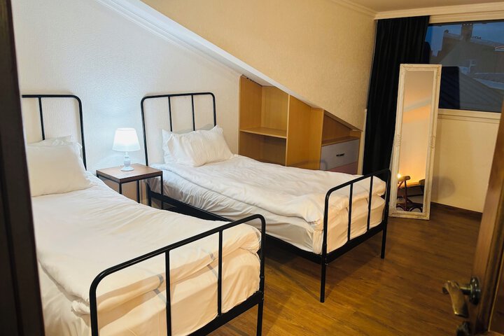 Room 46 of 120