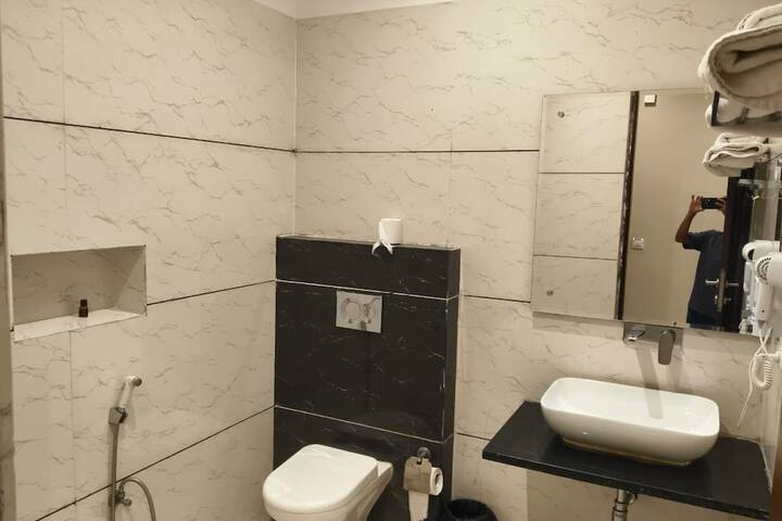 Room 18 of 24