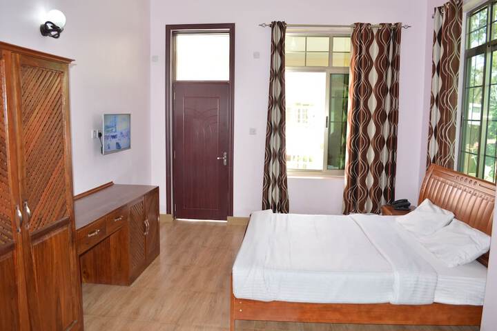 Room 6 of 35