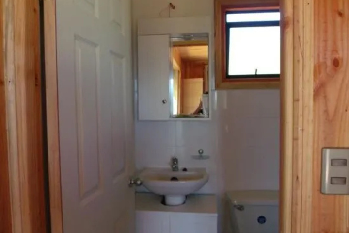 Room 7 of 12