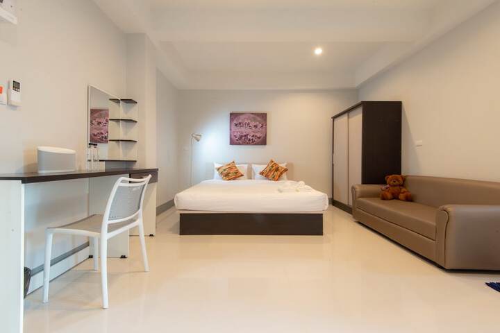 Room 16 of 38