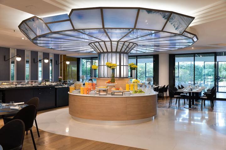 Breakfast buffet
